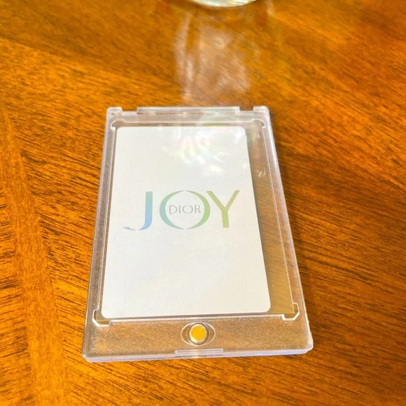 Dior Authentic Gift Bundle of Silver Holographic 2 of Hearts Card & Dior Giftbag - Picture 9 of 13